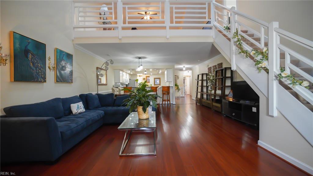 208 Genoa DR 17