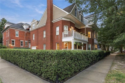 1342 Stockley GDNS Norfolk VA 23517