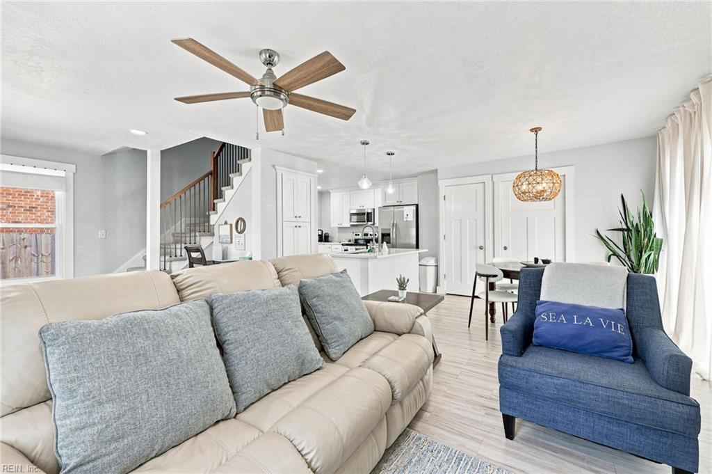 1103 Cypress AVE