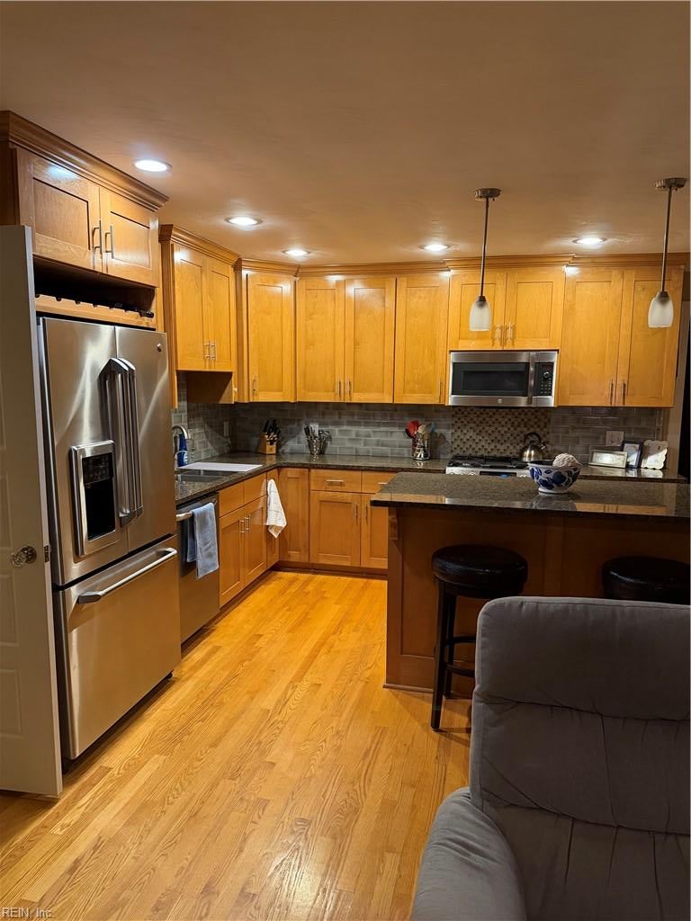 816 Queen Elizabeth DR