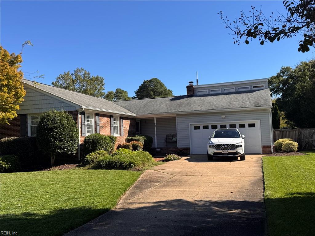 816 Queen Elizabeth DR