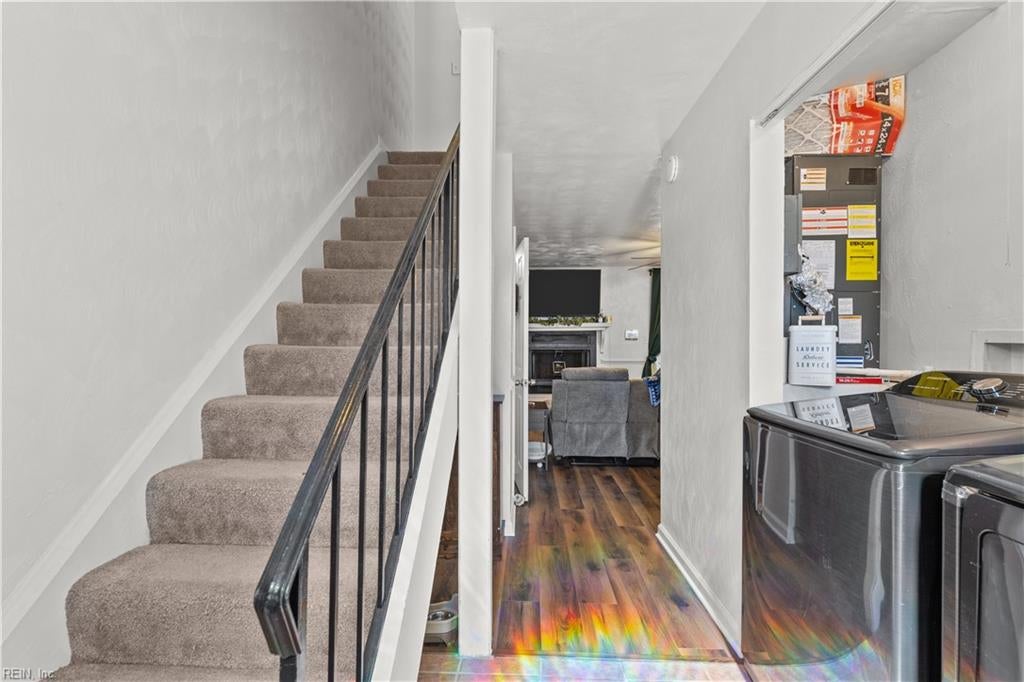 1101 Netherland CT