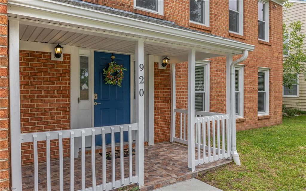 920 Woodmark CT