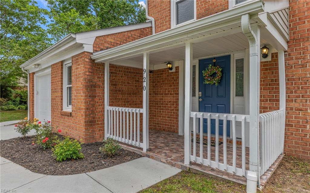 920 Woodmark CT