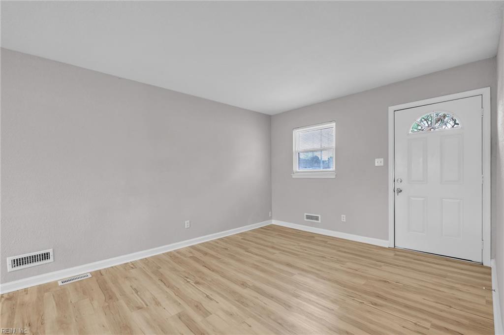 2934 E Little Creek RD