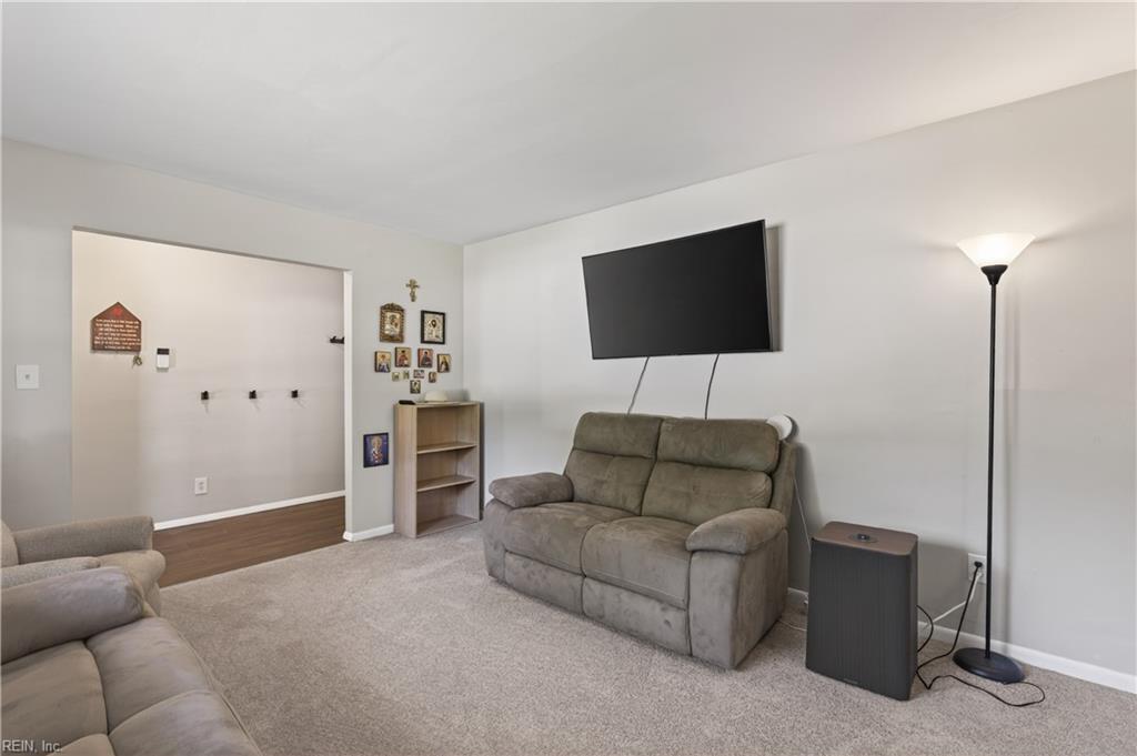 1120 Valley Stream CT