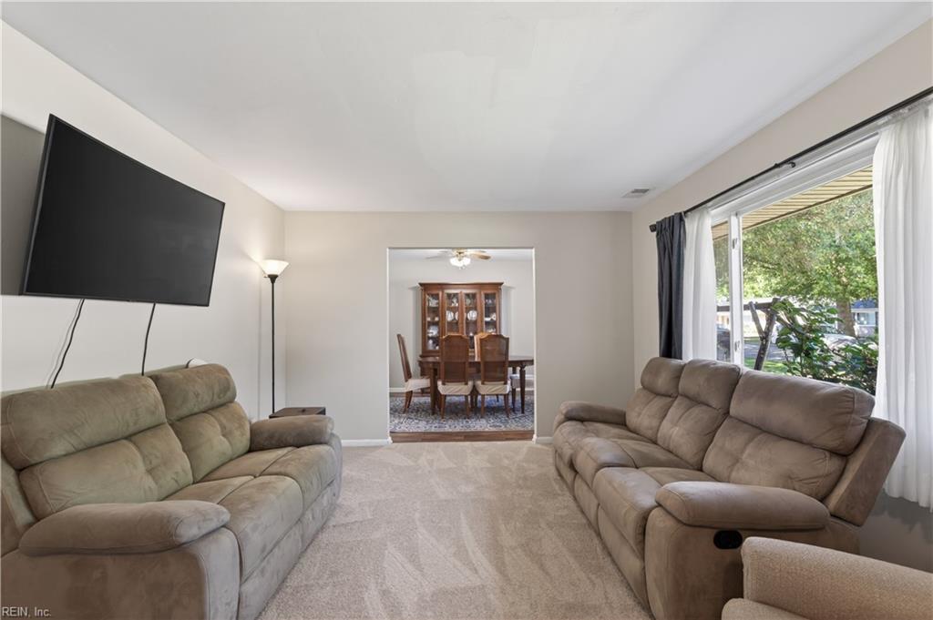 1120 Valley Stream CT