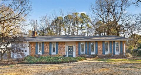 3305 Doncaster RD Virginia Beach VA 23452