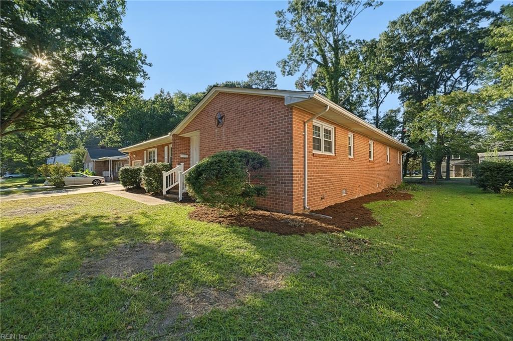 1057 Clipper DR