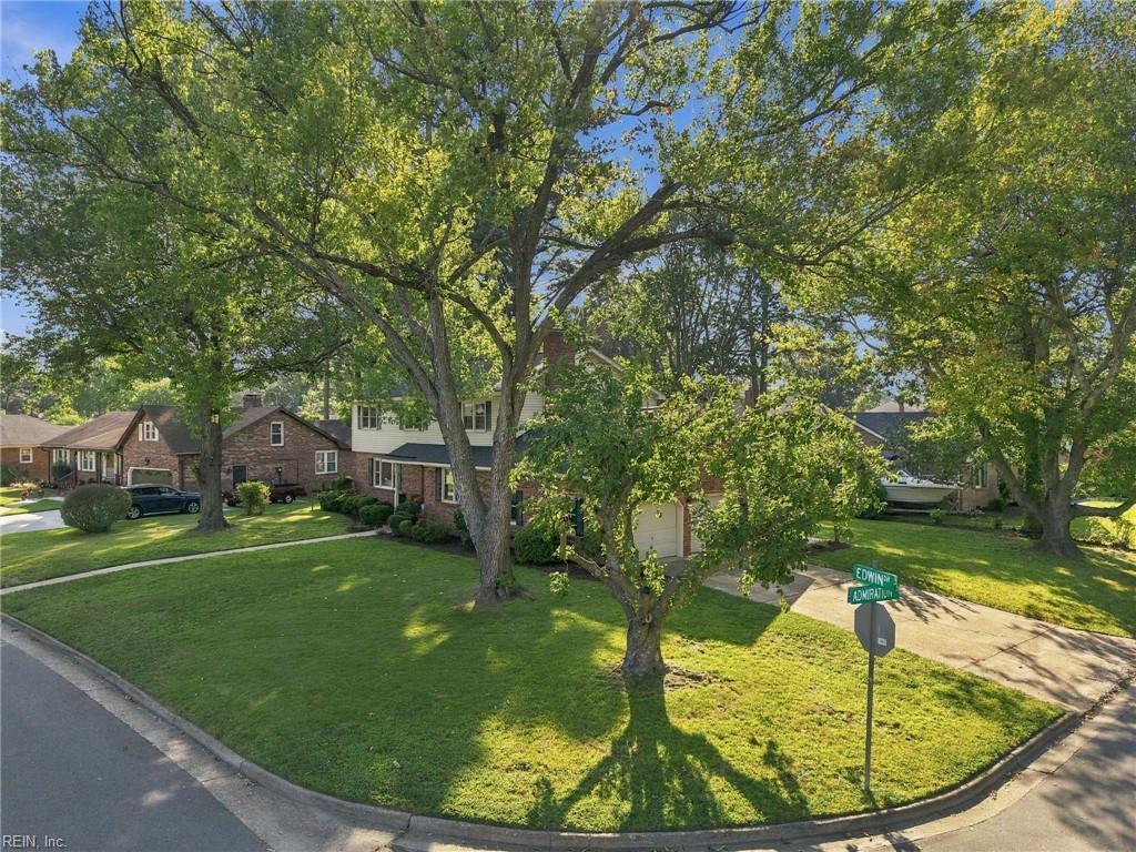 957 Edwin DR