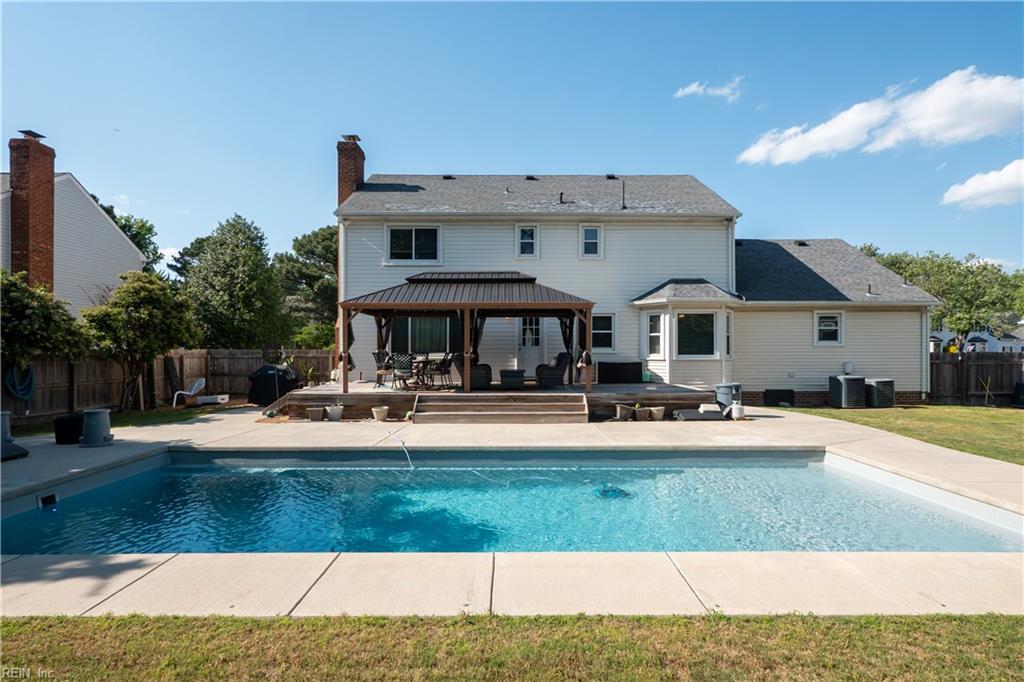 1516 Holmes CT