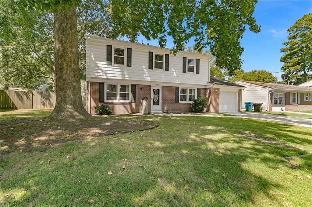 449 Dauphin LN