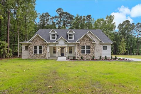 19 Grove AVE Suffolk VA 23434