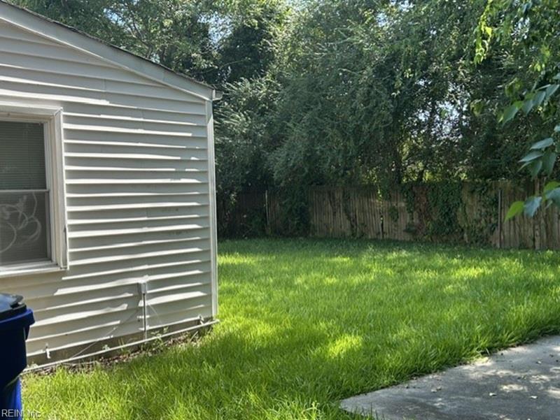 813 Johnstons RD