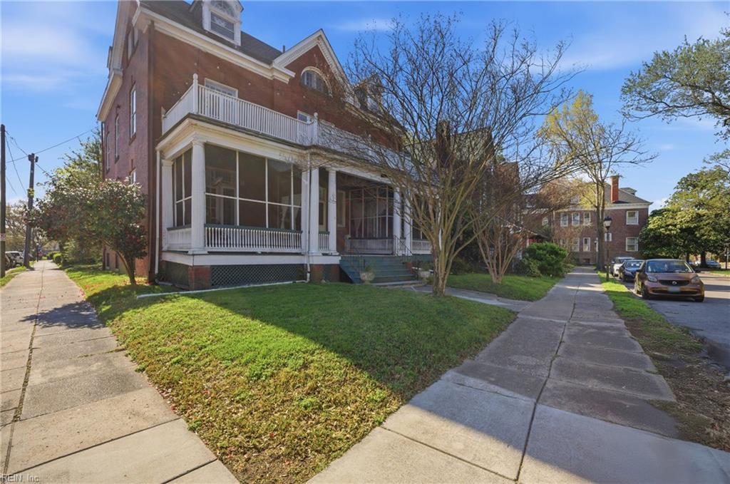 324 Colonial AVE