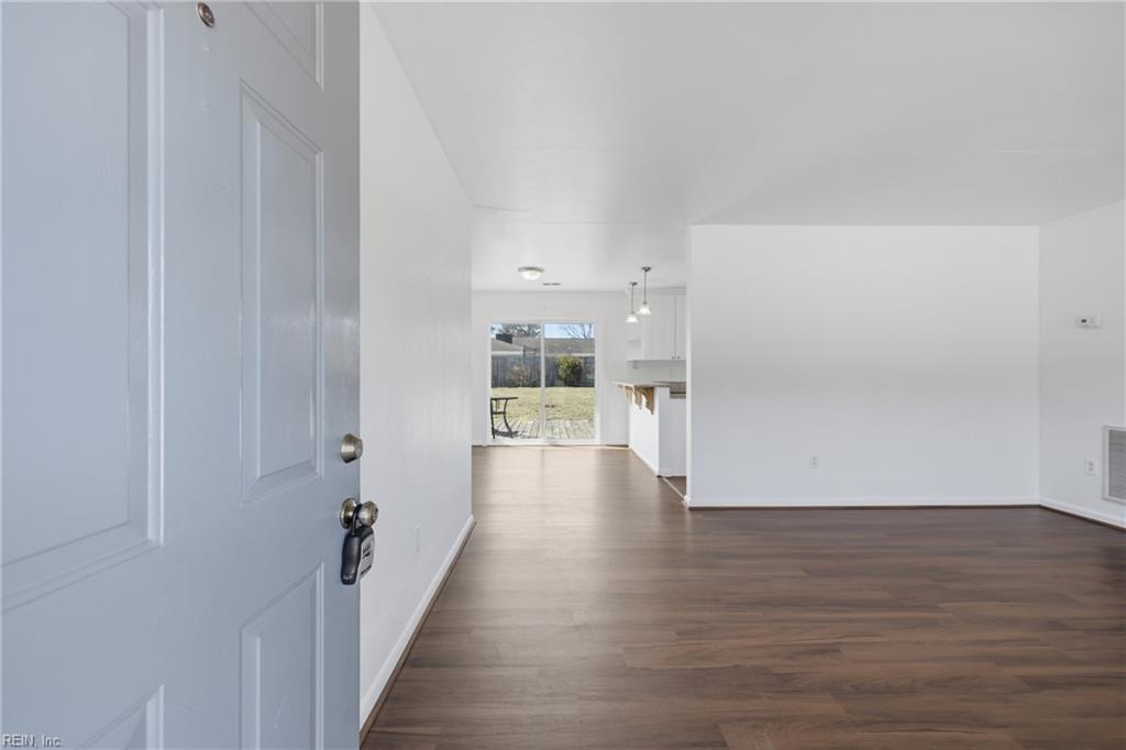 1521 N Great Neck RD