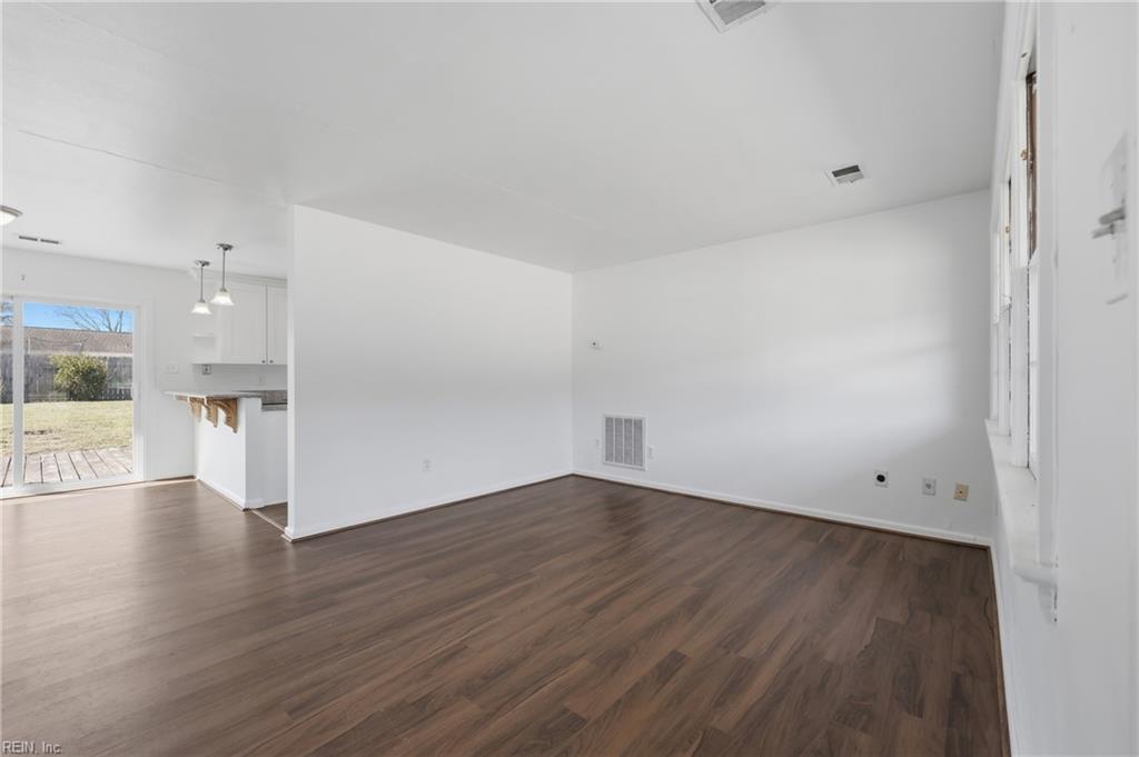 1521 N Great Neck RD