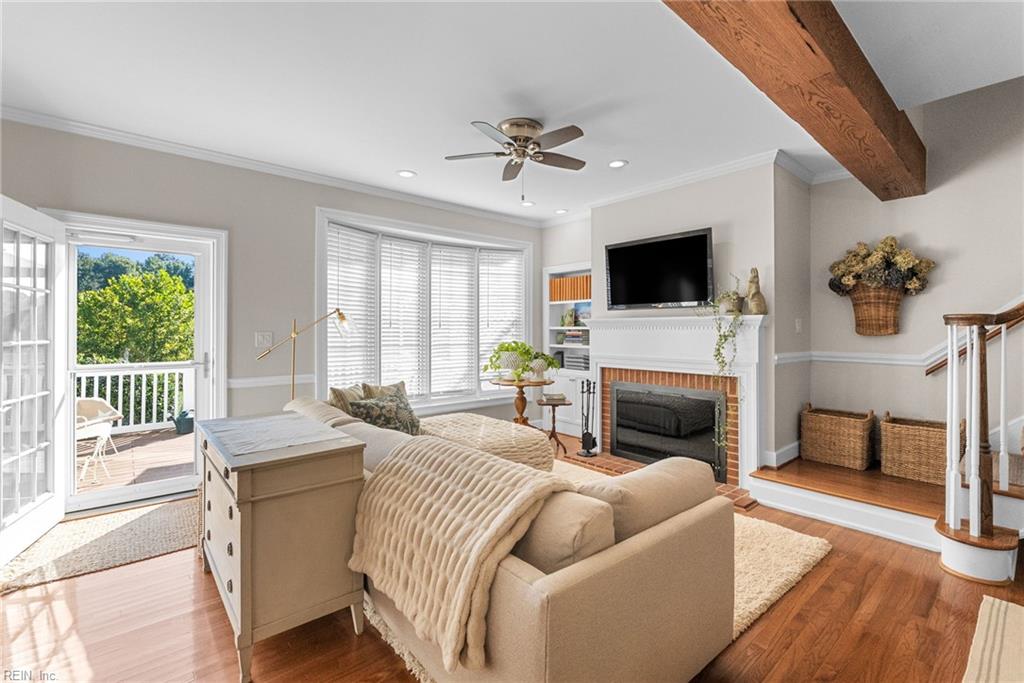 211 Dogleg DR