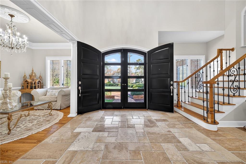 1613 Duke Of Windsor RD