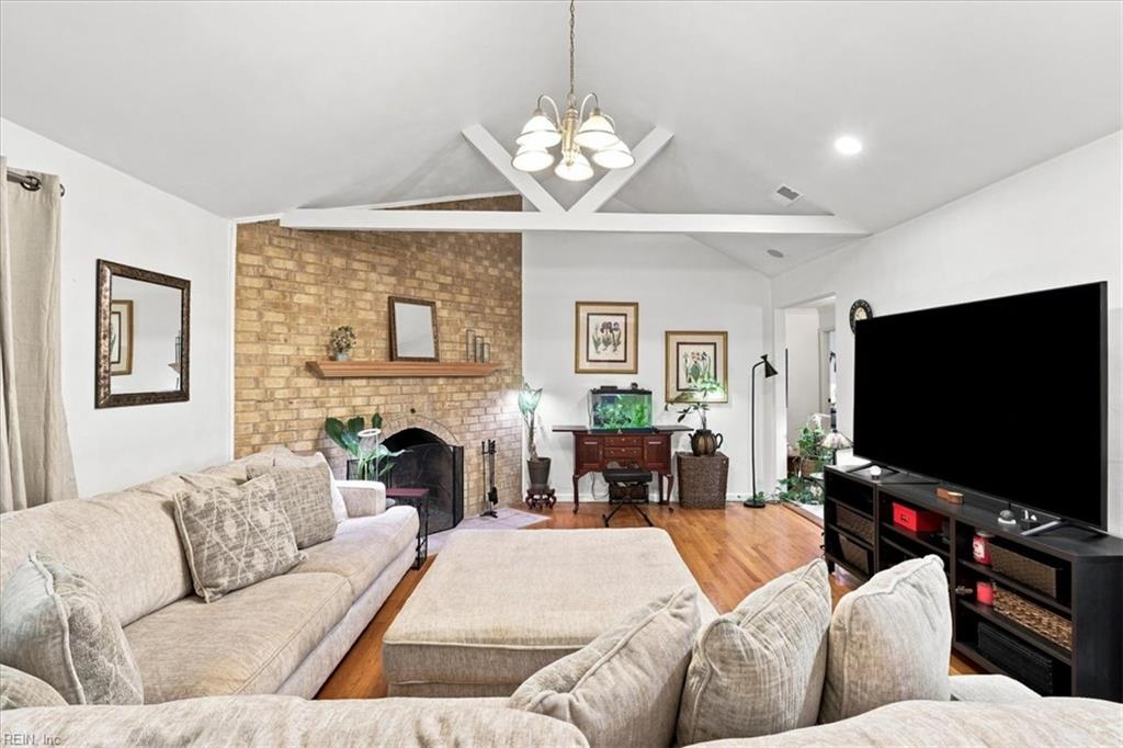 709 Southleaf DR