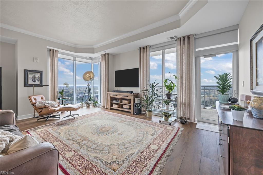 4545 Commerce ST 3403