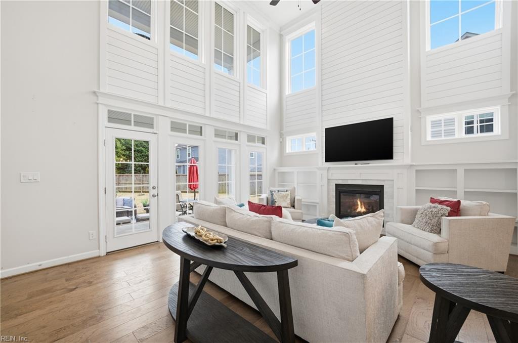 2210 Treasure Island DR