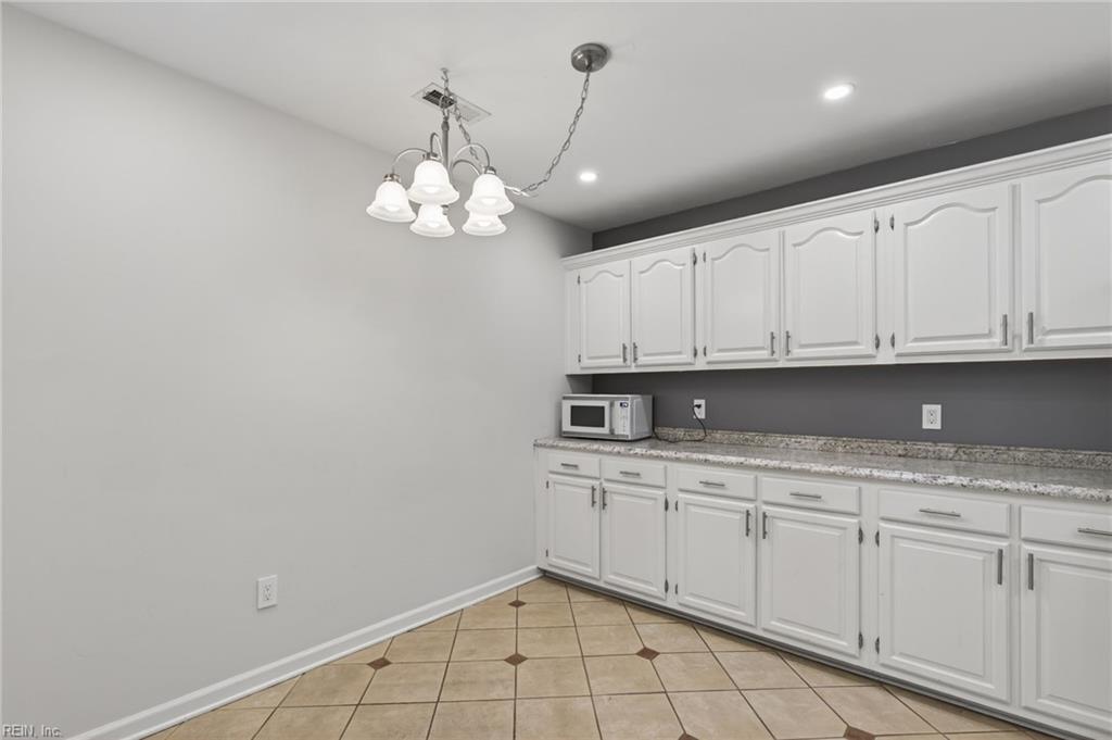 1124 Eagle WAY