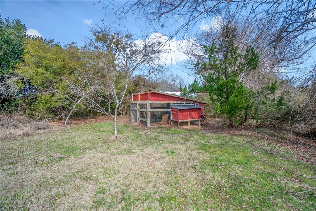 4489 Catfish RD