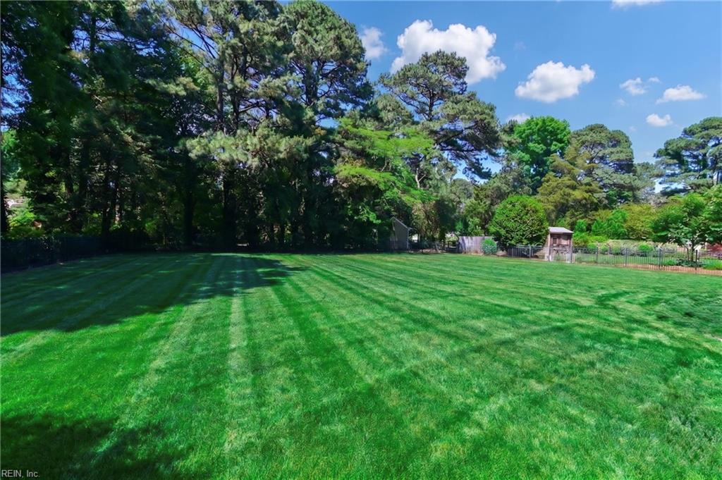 703 Circle LN