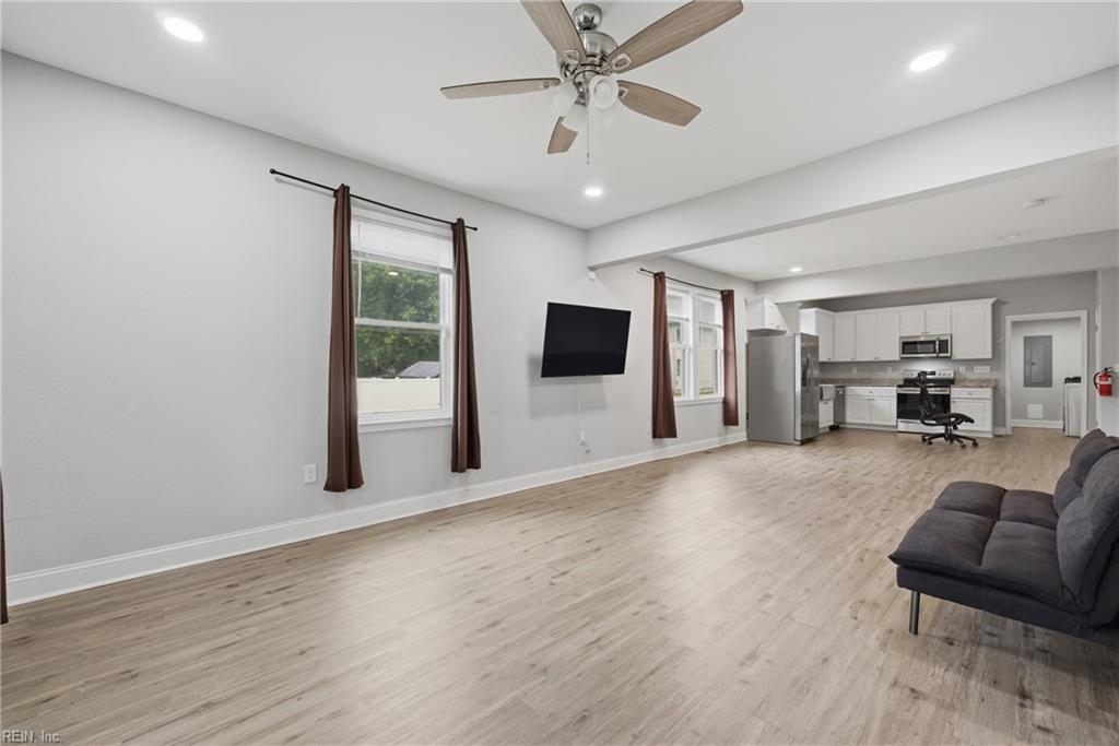 1501 Lansing AVE