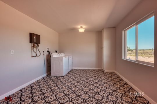 Kanab, Utah 84741, United States, 5 Bedrooms Bedrooms, ,3 BathroomsBathrooms,Residential,Pending,45227