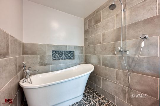 Kanab, Utah 84741, United States, 5 Bedrooms Bedrooms, ,3 BathroomsBathrooms,Residential,Pending,45227