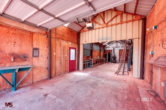 Kanab, Utah 84741, United States, 5 Bedrooms Bedrooms, ,3 BathroomsBathrooms,Residential,Pending,45227