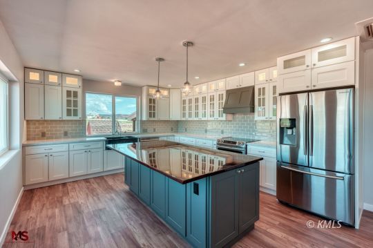 Kanab, Utah 84741, United States, 5 Bedrooms Bedrooms, ,3 BathroomsBathrooms,Residential,Pending,45227