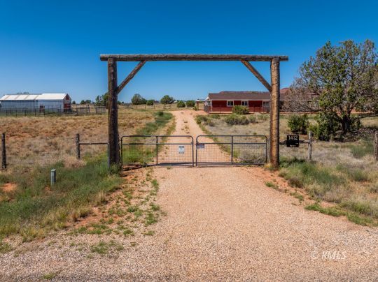 Kanab, Utah 84741, United States, 5 Bedrooms Bedrooms, ,3 BathroomsBathrooms,Residential,Pending,45227