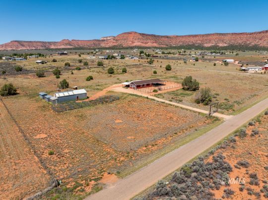Kanab, Utah 84741, United States, 5 Bedrooms Bedrooms, ,3 BathroomsBathrooms,Residential,Pending,45227