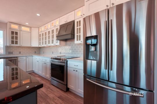 Kanab, Utah 84741, United States, 5 Bedrooms Bedrooms, ,3 BathroomsBathrooms,Residential,Pending,45227