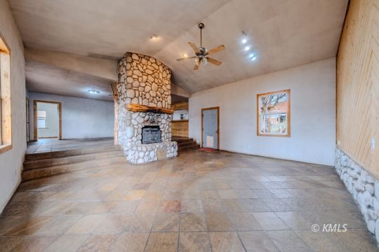 Kanab, Utah 84741, United States, 3 Bedrooms Bedrooms, ,1 BathroomBathrooms,Residential,Pending,17804