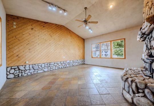 Kanab, Utah 84741, United States, 3 Bedrooms Bedrooms, ,1 BathroomBathrooms,Residential,Pending,17804