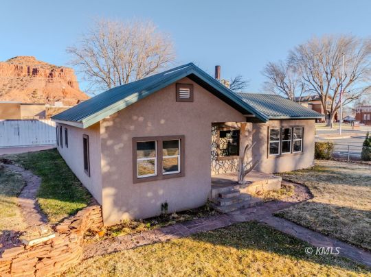 Kanab, Utah 84741, United States, 3 Bedrooms Bedrooms, ,1 BathroomBathrooms,Residential,Pending,17804