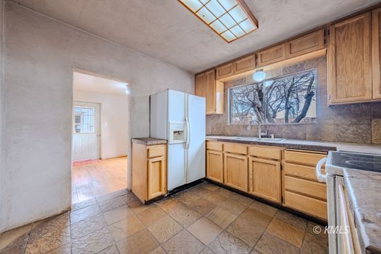 Kanab, Utah 84741, United States, 3 Bedrooms Bedrooms, ,1 BathroomBathrooms,Residential,Pending,17804