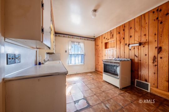 Kanab, Utah 84741, United States, 2 Bedrooms Bedrooms, ,1 BathroomBathrooms,Residential,Active,79271