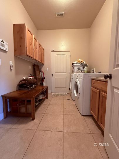 Kanab, Utah 84741, United States, 3 Bedrooms Bedrooms, ,2 BathroomsBathrooms,Residential,Active,96842