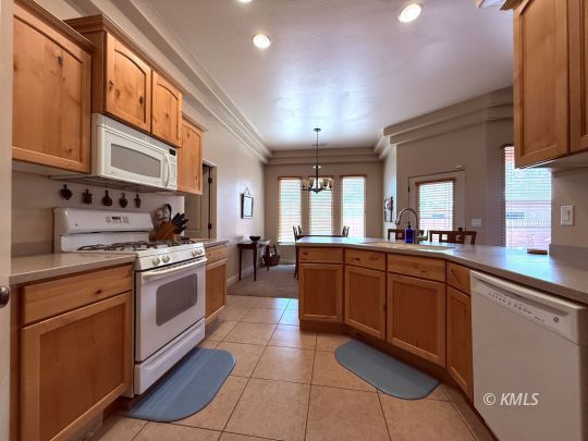 Kanab, Utah 84741, United States, 3 Bedrooms Bedrooms, ,2 BathroomsBathrooms,Residential,Active,96842