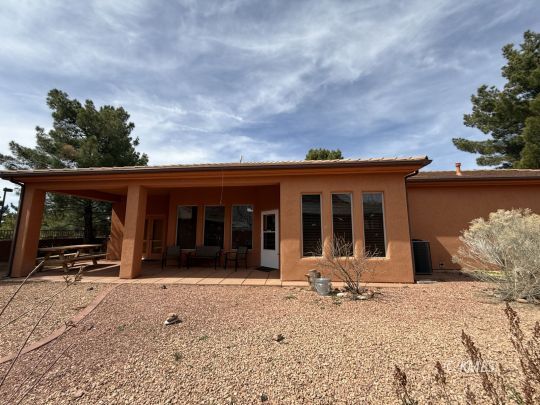 Kanab, Utah 84741, United States, 3 Bedrooms Bedrooms, ,2 BathroomsBathrooms,Residential,Active,96842