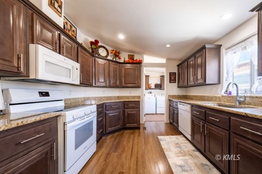 Kanab, Utah 84741, United States, 3 Bedrooms Bedrooms, ,2 BathroomsBathrooms,Residential,Active,22602