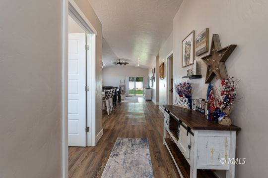 Kanab, Utah 84741, United States, 3 Bedrooms Bedrooms, ,2 BathroomsBathrooms,Residential,Active,164410