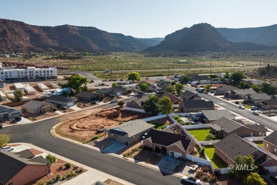 Kanab, Utah 84741, United States, 3 Bedrooms Bedrooms, ,2 BathroomsBathrooms,Residential,Active,164410