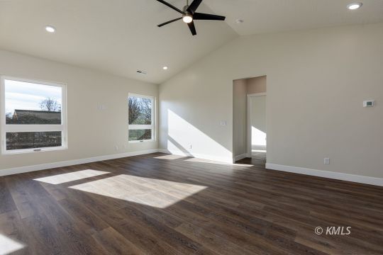 Kanab, Utah 84741, United States, 3 Bedrooms Bedrooms, ,2 BathroomsBathrooms,Residential,Active,22711