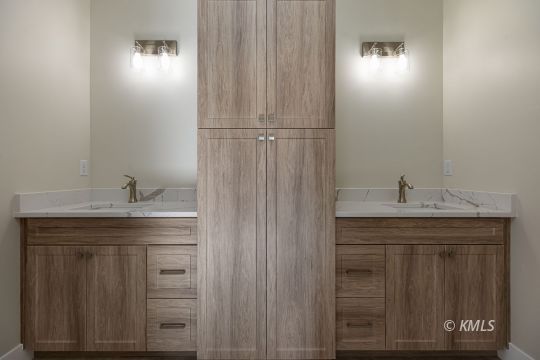 Kanab, Utah 84741, United States, 3 Bedrooms Bedrooms, ,2 BathroomsBathrooms,Residential,Active,22711